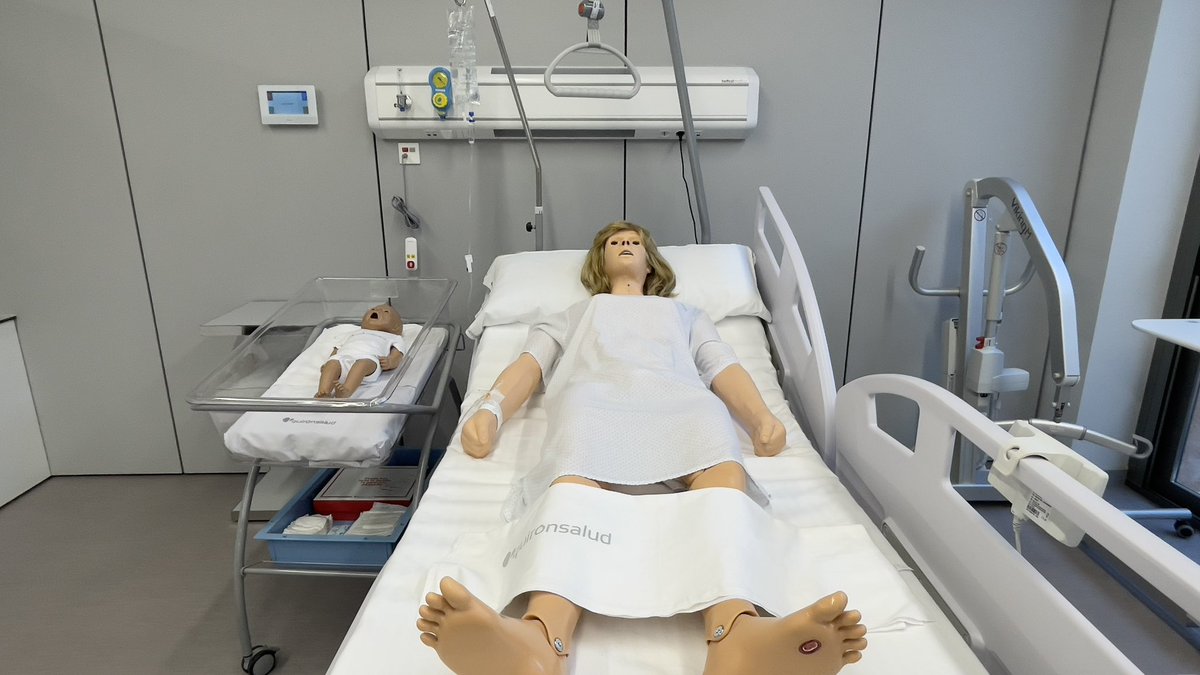 CESAG_'s tweet photo. CESAG y @quironsalud sellan su alianza con la inauguración de las nuevas instalaciones de la nueva Escuela de Enfermería que lleva el nombre de doña Rosa María Regí Font, impulsora y promotora de esta nueva obra. Y gracias a la delegada @SalutGOIB Patricia Gomez, por su apoyo. https://t.co/AdEwuaxAim