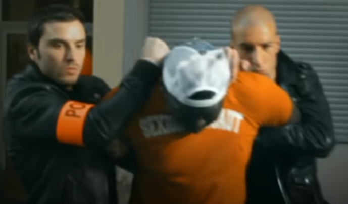 KickSama's tweet photo. comment ça "Benjamin Verrecchia joue un flic dans le clip de Désolé de Sexion d'Assaut" ???????????!!!!!!!!!!!!!!! https://t.co/WdRFIXM6H8