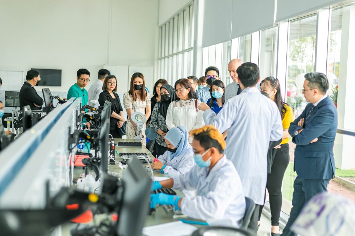 POSITAL_FRABA's tweet photo. Thank you to YB Lee Ting Han, distinguished guests, customers, suppliers and FRABA colleagues who attended our new factory opening ceremony. Here are more memorable moments, we would like to share with you.
#posital #fraba #ubito #capitaland #johor #malaysia #InvestJohor https://t.co/NvOsCLl9KZ