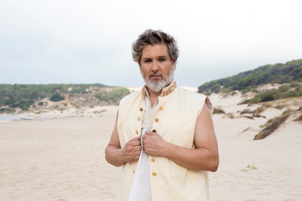 En 2019 Elefantes rompía con Hugo Toscano, uno de sus fundadores que un año después, anunciaba el inicio de su carrera en solitario. Despegaba hace unos días con «El elefante olvidado». Aquí la primera entrevista con el músico. 
Vía <a href="/cuestiondmedios/">Cuestión de Medios</a> 

experpento.com/hugo-toscano-e…