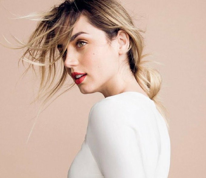 【Giantess Attack vs. Mecha Fembot】をこの布陣で撮って。 