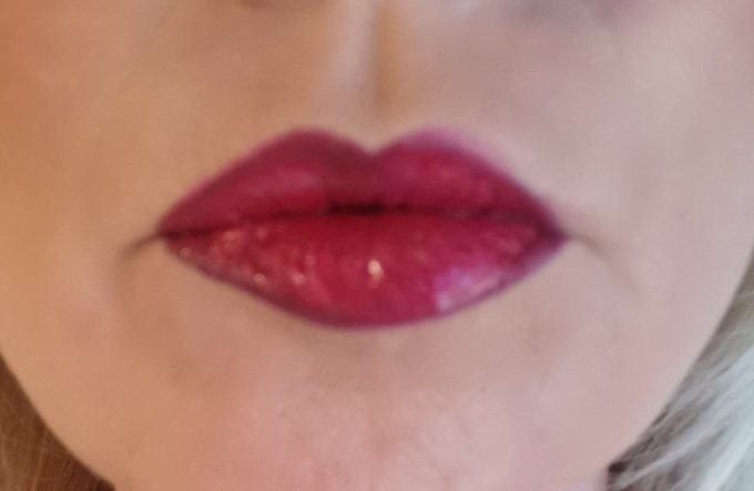 Getting ready to shoot, do you like my lipstick? Would you like to kiss me 💋💄😍 https://t.co/VamkTELY5u