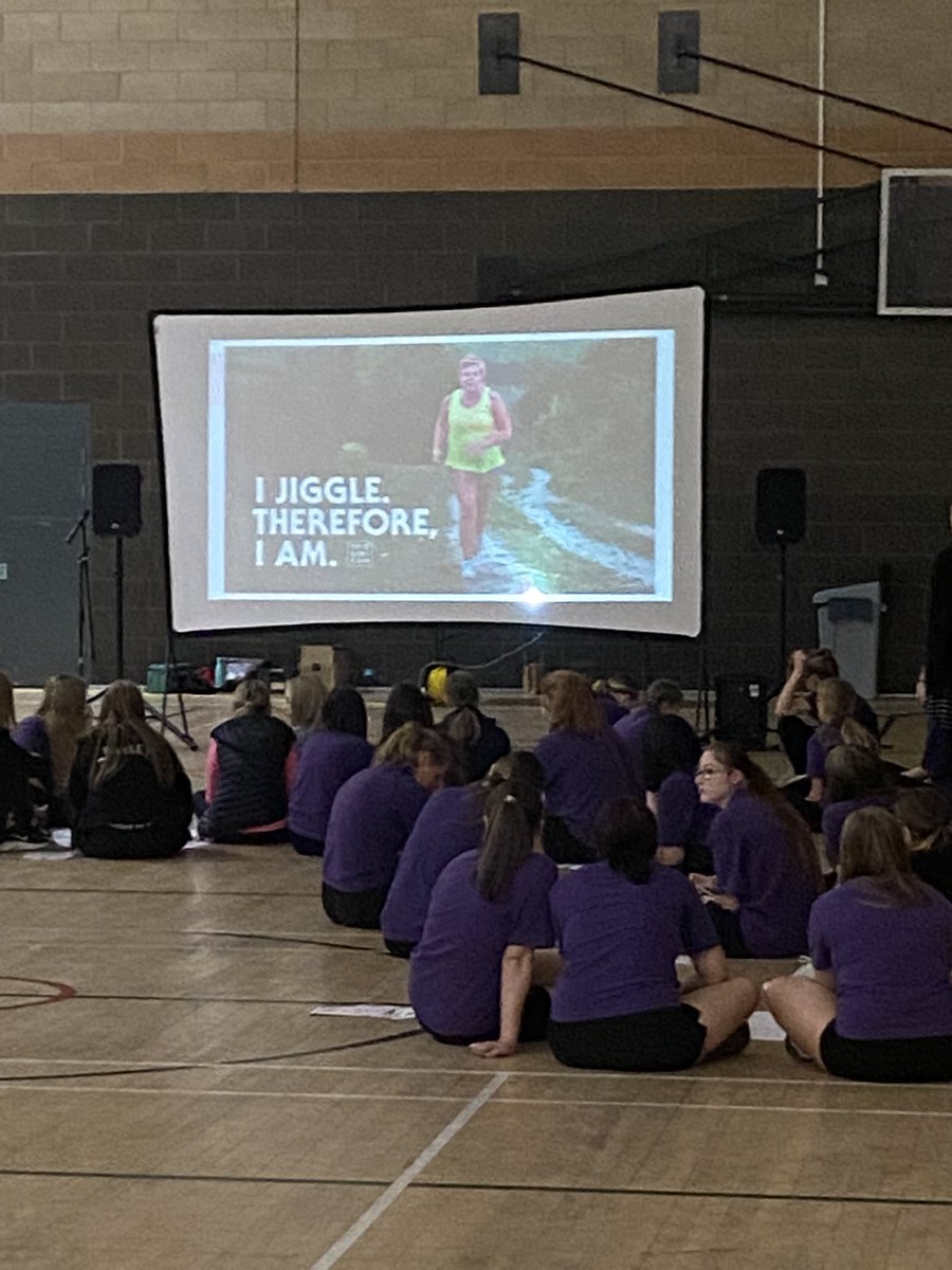 ClevelandSSP_'s tweet photo. The girls are learning how to make a campaign and coming up with a slogan.. https://t.co/Y9QnotQE9w