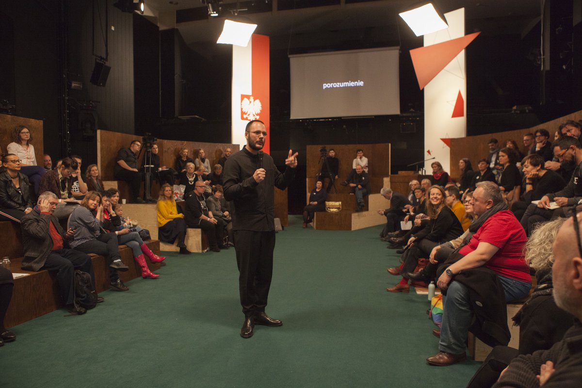 Forum Przyszłości Kultury 2022 już od dziś do niedzieli włącznie! 
Zapraszamy na dyskusje, spotkania, spektakle i performanse! Aby uczestniczyć w Forum, wystarczy zarejestrować się online na stronie forumprzyszloscikultury.pl lub kupić bilet na miejscu w kasie biletowej teatru.