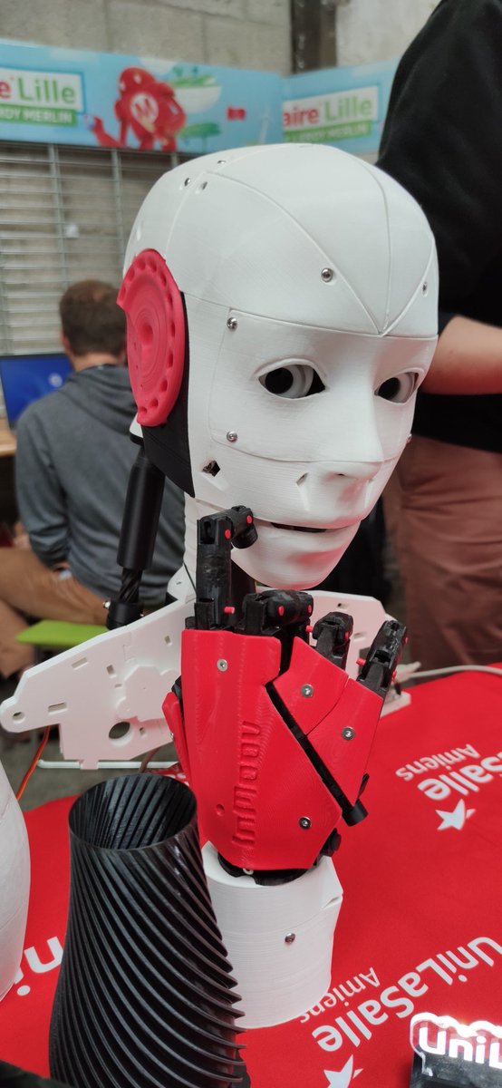MakerSpaceULSA's tweet photo. Nous sommes à la @MakerFaireLille pendant trois jours pour vous présenter les projets de l'école et du MakerSpace avec @UniMakersAmiens ! N'hésitez pas à passer nous voir si vous êtes de passage 😊 
Les copains d'@_AgriLab_ sont également présents à côté du stand ! https://t.co/z98ytcHCU5