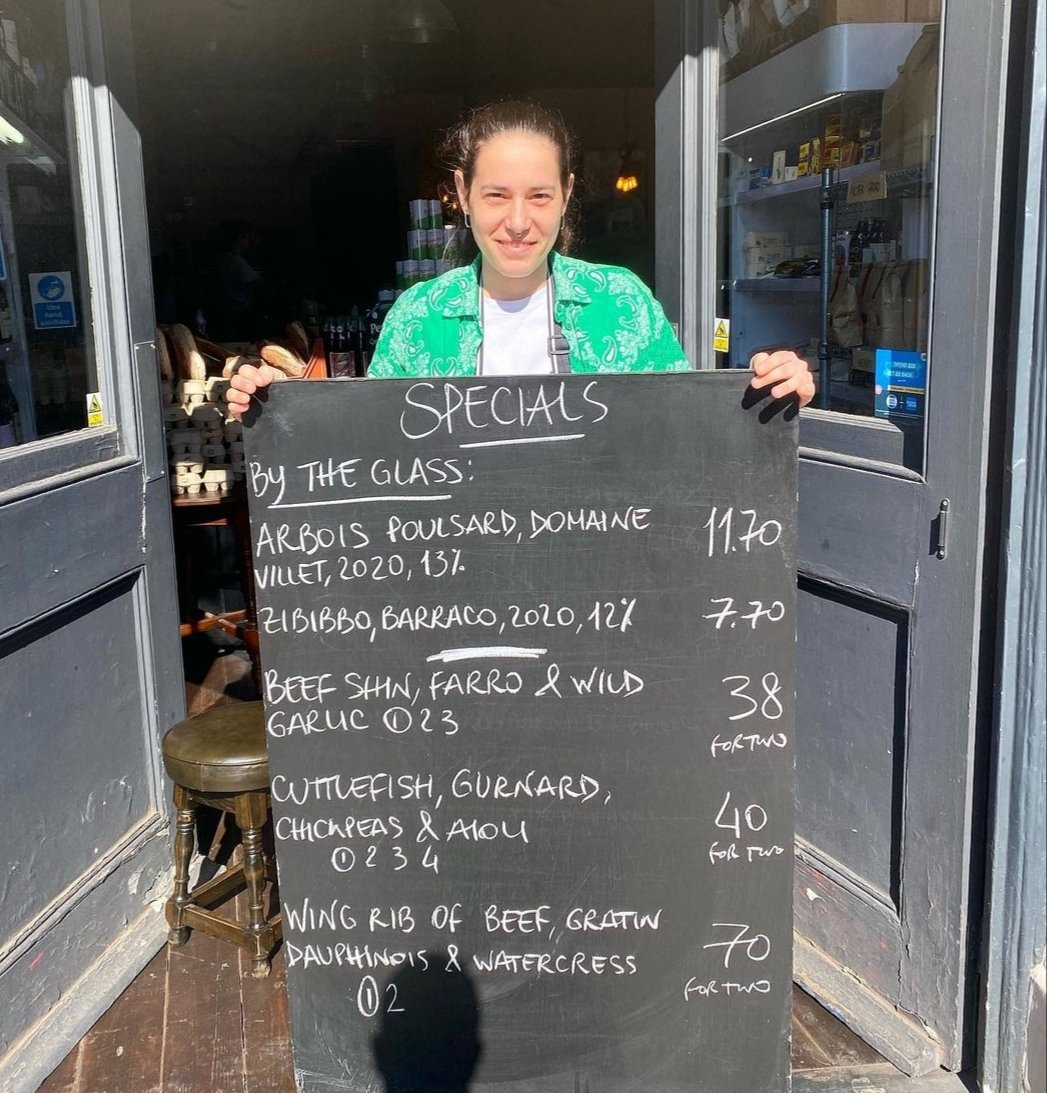 Join us! 🍽🍷We are hiring for Bar and FOH roles at the Clarence Tavern, full and part time. Email your CV to info@clarencetavern.com 🙌

#stokenewington #jobs #hiring  #jobsearch