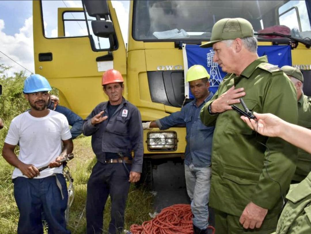 Se mantiene un permanente seguimiento a las acciones que se llevan a cabo en los territorios afectados. No se puede perder la confianza, los esfuerzos que realiza la dirección del país junto al pueblo nos devolverán el esplendor de nuestra isla. #TodosJuntos #FuerzaCuba