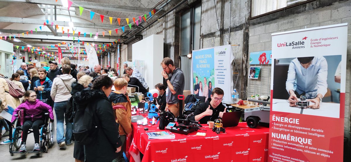 MakerSpaceULSA's tweet photo. Nous sommes à la @MakerFaireLille pendant trois jours pour vous présenter les projets de l'école et du MakerSpace avec @UniMakersAmiens ! N'hésitez pas à passer nous voir si vous êtes de passage 😊 
Les copains d'@_AgriLab_ sont également présents à côté du stand ! https://t.co/z98ytcHCU5