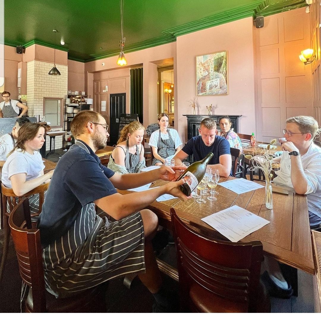 clarenceN16's tweet photo. Join us! 🍽🍷We are hiring for Bar and FOH roles at the Clarence Tavern, full and part time. Email your CV to info@clarencetavern.com 🙌

#stokenewington #jobs #hiring  #jobsearch https://t.co/loReyjZyJ4
