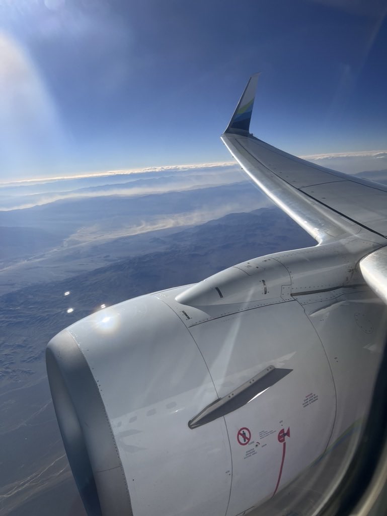 _Travelwithdan's tweet photo. Happy #wingfriday from onboard @AlaskaAir flight 748 from San Francisco to Las Vegas a few weeks ago. #avgeek #aviation #wingviews #alaskaairlines #wings #aviationdaily #aviation #boeing #traveller #oneworld #planes https://t.co/1STdAECW94
