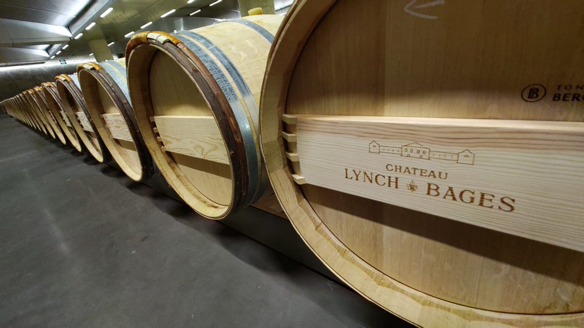 Galvinjoe's tweet photo. A fantastic couple of days in #Bordeaux with my colleagues @OBriensWine some special memories made &amp; a big thanks to all our family of wine makers who rolled out the red carpet, too many to mention but a special thanks too @lynch_bages for a very special evening of food &amp; 👌 wine https://t.co/33wkynz9I6