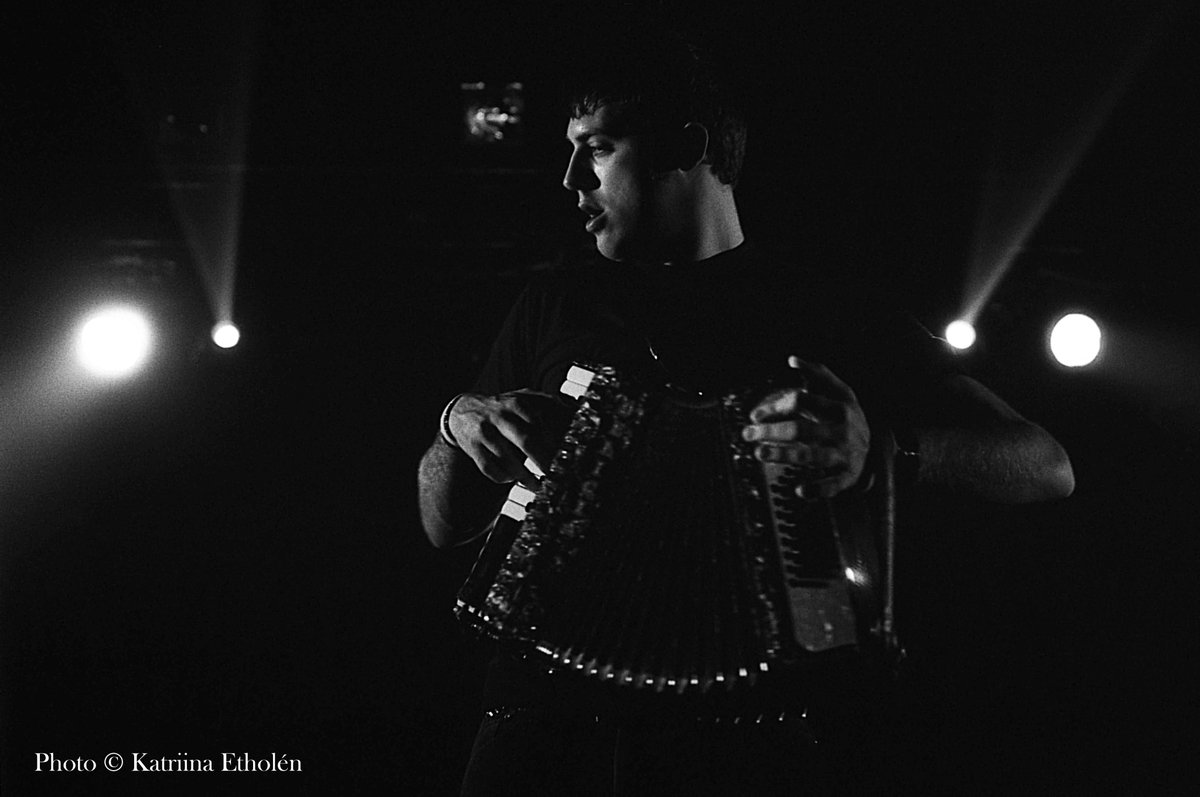FromBrazier's tweet photo. My first blog post was released on 14 Oct 2018. It was about #DropkickMurphys. Please check: https://t.co/MxezDIemDH.
I've seen them 6 times and photographed them at 4 gigs. These are from #ÉlyseeMontmartre on 28 April 2006 and #Ankkarock festival, Finland, on 5 August 2006. https://t.co/1vybpEeghj