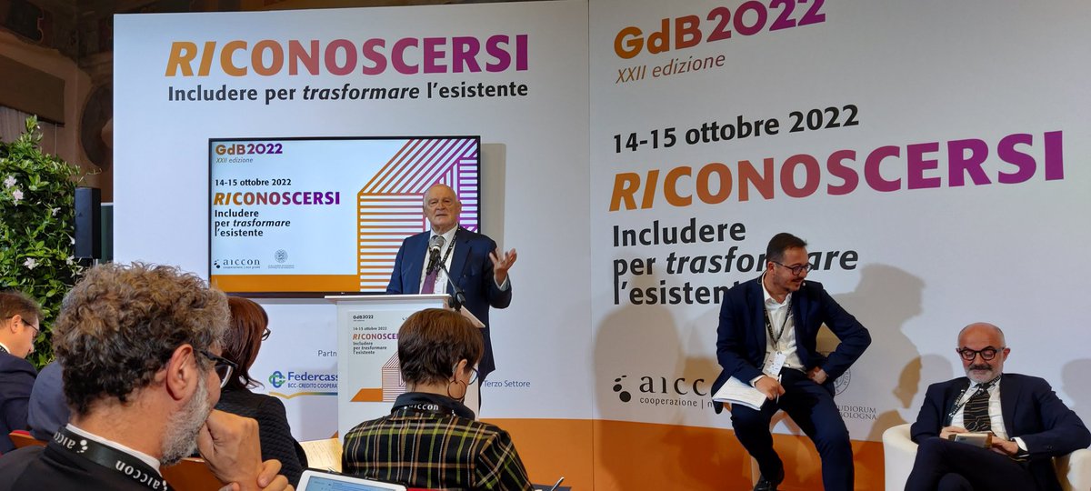 p4ol0tshiamo's tweet image. Gli ETS devono tenere in equilibrio dinamico la dimensione acquisitiva (dentro al mkt) e quella espressiva (capace di esprimere legami di mutuo riconoscimento). Per farlo bisogna cambiare i modelli organizzativi, che cambiano anche quando noi non li studiamo. #gdb2022