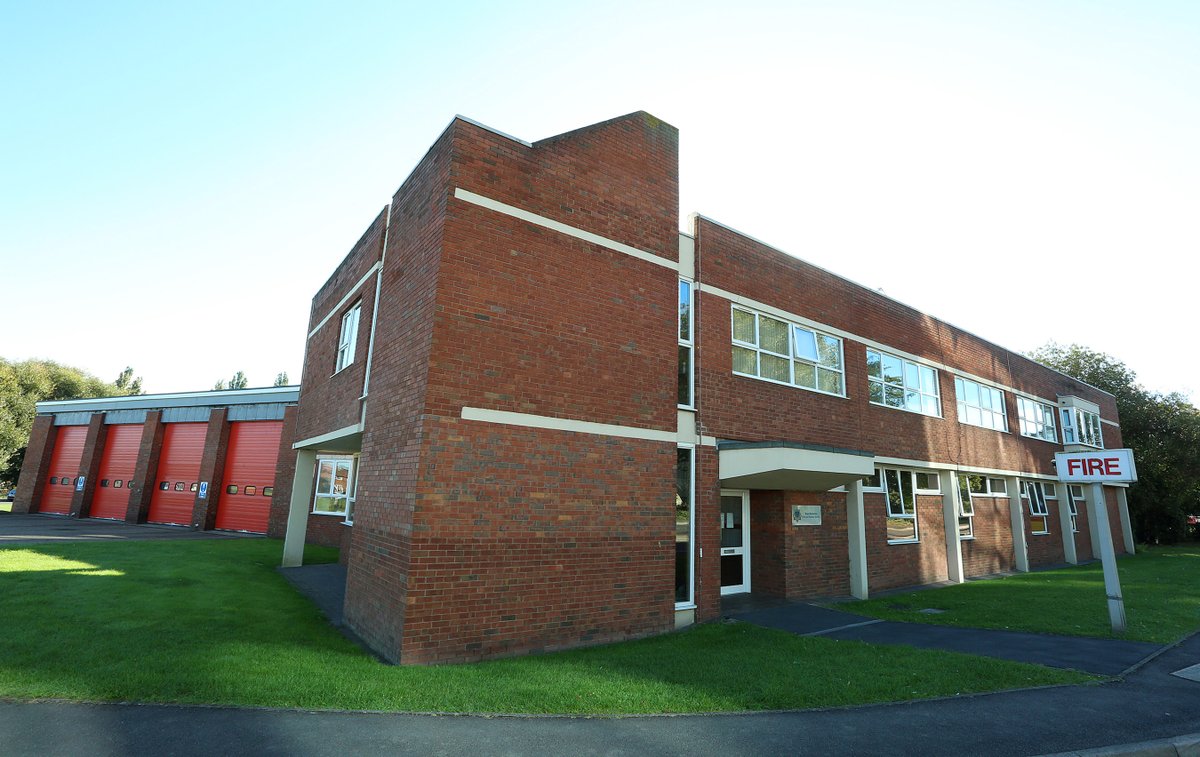 RBFRSofficial's tweet photo. Fancy a hot drink and a chat this Saturday morning? Firefighters from Maidenhead Fire Station are holding a 'brew with the crew' from 10am. Come down and say hello!
#OneTeamForBerkshire
Find out more: https://t.co/rxfmqgfEsN https://t.co/5tXovpfFFp