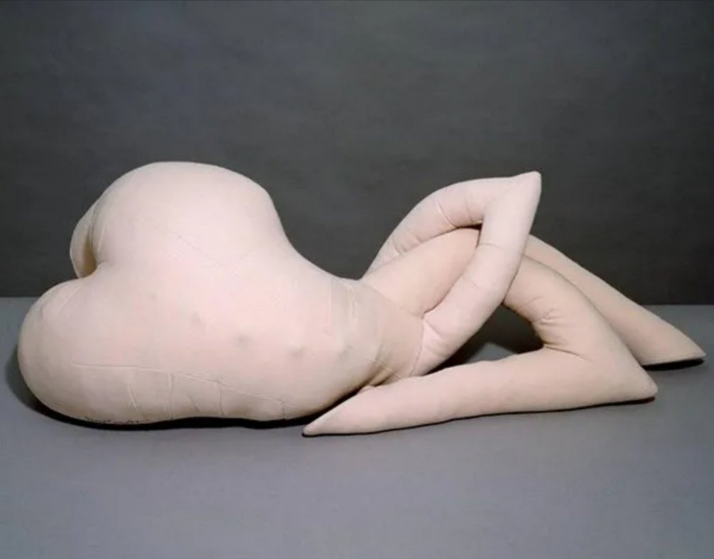 willdg04's tweet photo. @lidlespana Experimentar con la escultura blanda inspirado por Dorothea Tanning #CosturaConLidl https://t.co/noQr8cIDtP