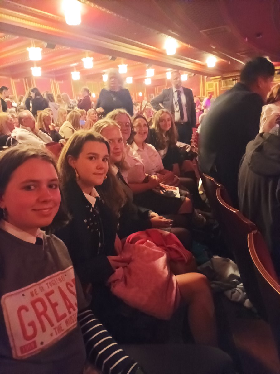 GoldingtonAcad's tweet photo. Our students had a great day yesterday when we took them to watch ‘Grease’ at The Dominion Theatre in London. It was a fantastic performance and the students were a credit to the school. A big bonus was bumping into @MichaelRosenYes! https://t.co/onpruQ8jOJ