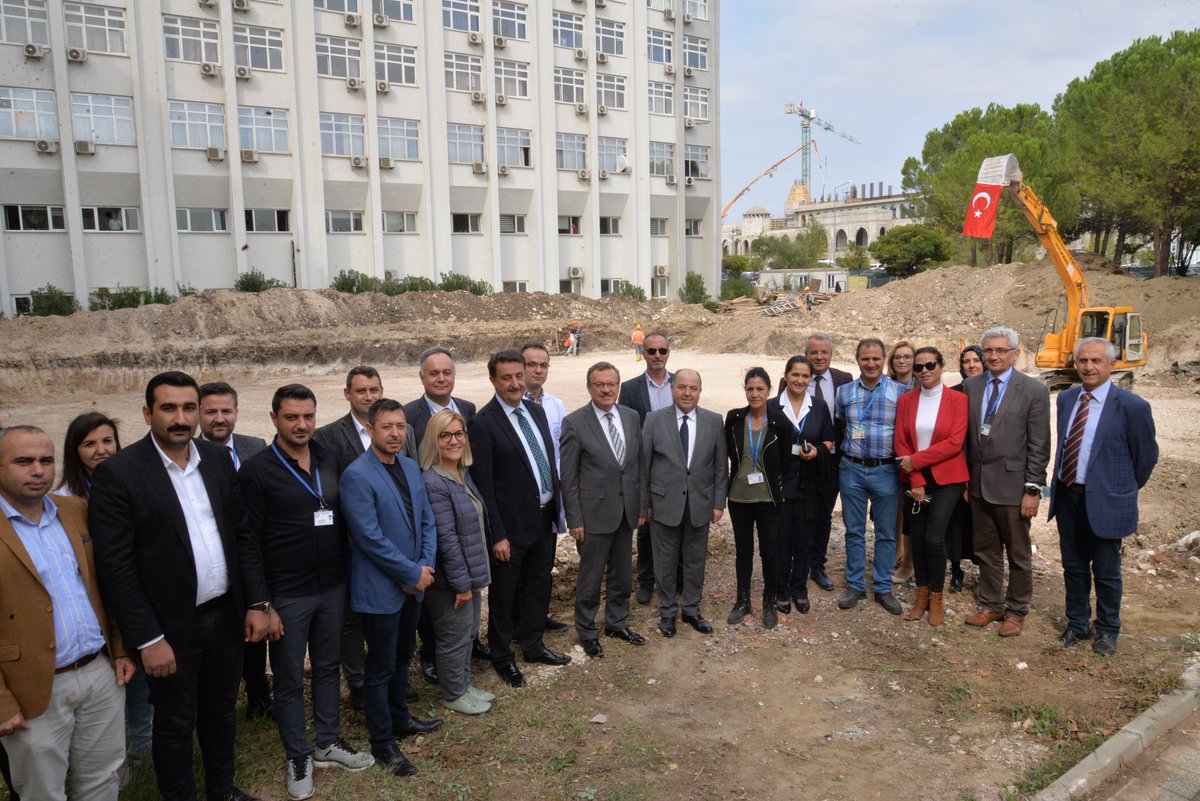 askilavuz's tweet photo. Hastanemizde çalışan personelin yararlanması için 11 milyon TL’ bedelli modern yemekhanenin ilk harcını attık. İnşallah 6 aylık inşaat sürecinin ardından personelimiz yeni yemekhanede yemeğini afiyetle yiyebilecek. Emeği geçen herkese teşekkür ediyoruz.

https://t.co/EVDE3H77xT https://t.co/Vnx7qNWKZU