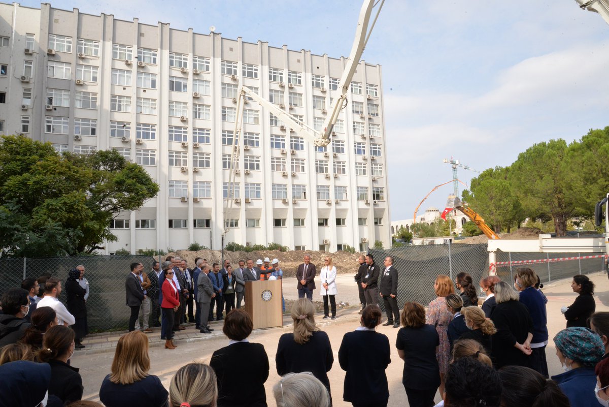 askilavuz's tweet photo. Hastanemizde çalışan personelin yararlanması için 11 milyon TL’ bedelli modern yemekhanenin ilk harcını attık. İnşallah 6 aylık inşaat sürecinin ardından personelimiz yeni yemekhanede yemeğini afiyetle yiyebilecek. Emeği geçen herkese teşekkür ediyoruz.

https://t.co/EVDE3H77xT https://t.co/Vnx7qNWKZU