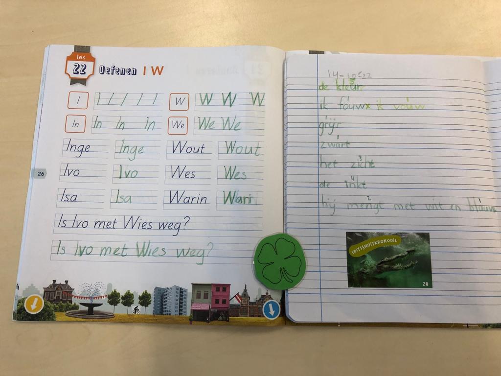 De Teugelaar (@deteugelaar) on Twitter photo Groep 4 had vandaag een gi-ga-groene dag.
We mochten met groen schrijven en nakijken, de juf plakte alleen maar groene stickers en we konden ook nog groene klavertjes verdienen!
Gelukkig zagen we er niet groen van!! @SAAMscholen <a href="/DeTeugelaar/">De Teugelaar</a> Groep 4 had vandaag een gi-ga-groene dag.
We mochten met groen schrijven en nakijken, de juf plakte alleen maar groene stickers en we konden ook nog groene klavertjes verdienen!
Gelukkig zagen we er niet groen van!! @SAAMscholen <a href="/DeTeugelaar/">De Teugelaar</a>