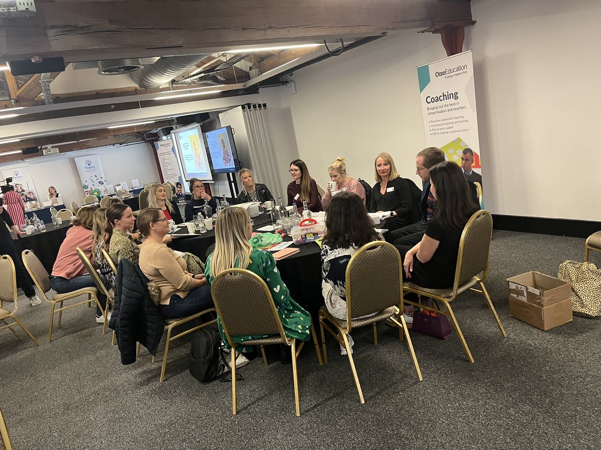 Jograyeducation's tweet photo. Our first workshops are underway with @lit4pleasure @thelitcoachuk @lauralodge208 and @MrsPeppe 
#LitConf22 https://t.co/pt0Obi4uA8