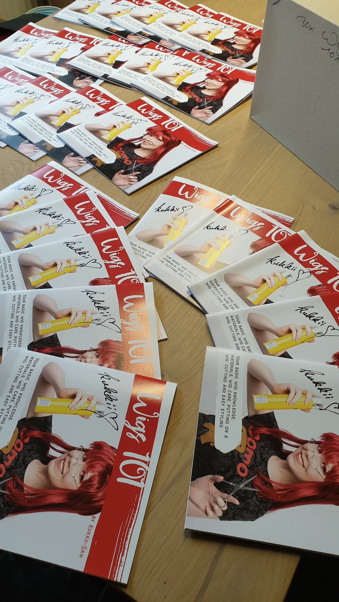 scarletstarla's tweet photo. Signing books for @coscraft restock 💪 I'm so happy conventions are back this year and cosplayers don't stop crafting &amp; styling! #wigs101 https://t.co/9ywJ494Zws