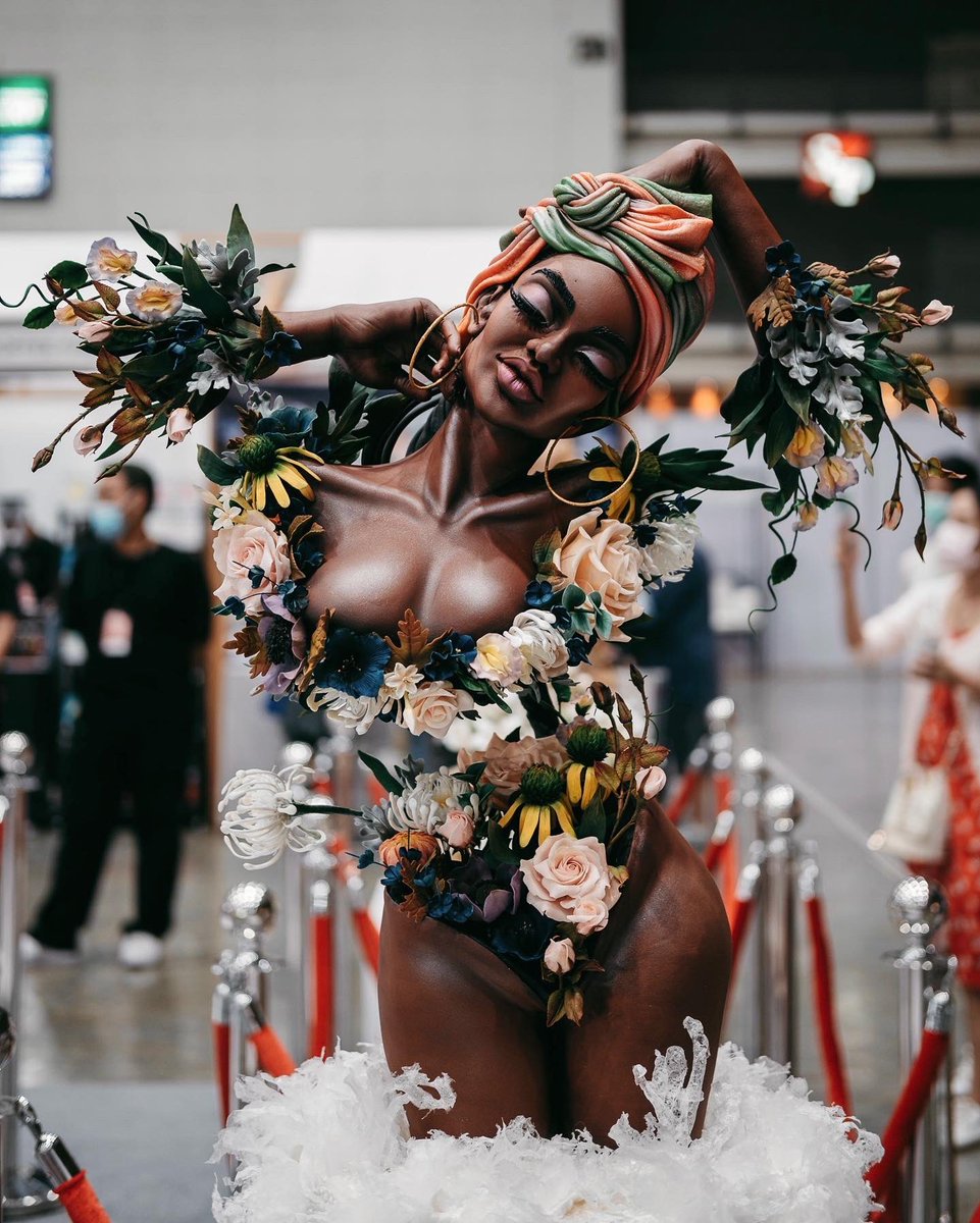 โลกของศิลปะงานน้ำตาลปั้น ช่างชวนมหัศจรรย์ใจจริงๆ ค่ะ วันนี้มาเดินในงาน Bakery &amp; Sweets Festival 2022 ที่เมืองทองธานี บูธของ “ลิน” จัดแสดงผลงานการประกวดเค้กสุดสร้างสรรค์ประจำปี 2022 LIN Thailand Sweet Creation