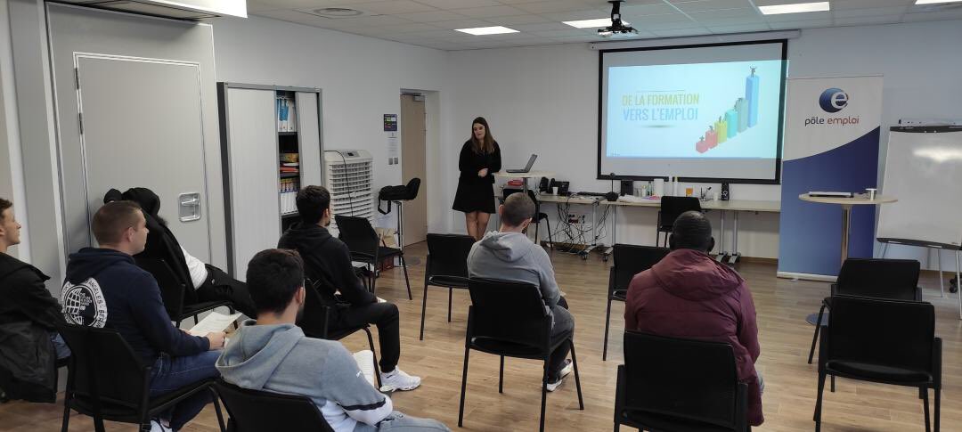 Ce matin à Lens Laloux, nous préparons  les sortants de formation (de cette semaine) Maçon et Plaquiste à la rencontre avec les employeurs lors du job dating bâtiment du 19/10, pour conserver la belle dynamique de formation. 👏🏻aux équipes. <a href="/LedruB/">LEDRU Marie Blandine</a> <a href="/A_Derisbourg/">Angélique Derisbourg</a> <a href="/JlucDerambure/">Jean Luc DERAMBURE</a>