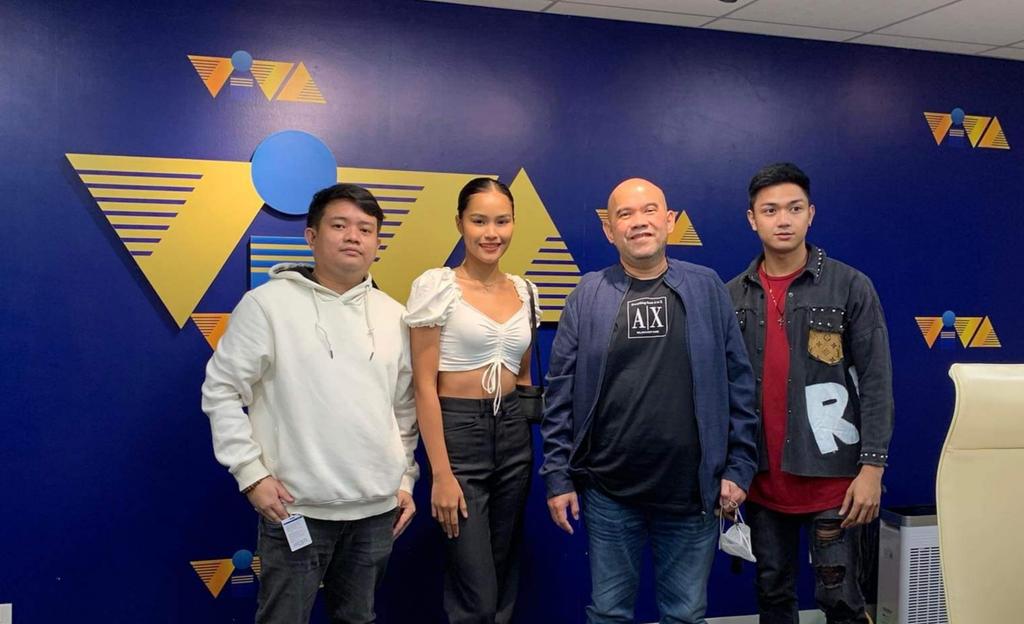 vrrelosa's tweet photo. Done meeting w/ Boss Vincent of Viva. This is it!
#Lagaslas 🔜 https://t.co/bXuG0YgMP4