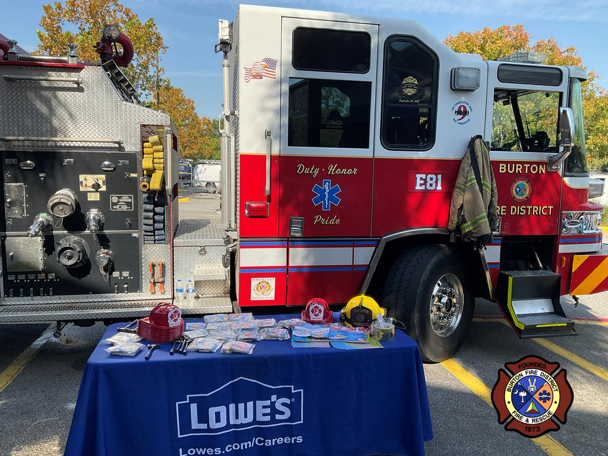 BurtonFD_SC's tweet photo. As Fire Prevention Weeks closes, #BurtonFD would like to thank @StateFarm for their support of our public outreach efforts. From fire prevention, to our reading programs, to the #JACOBKit program, State Farm has been there & continues to invest in our community & children. https://t.co/ywJ8bUDy2g