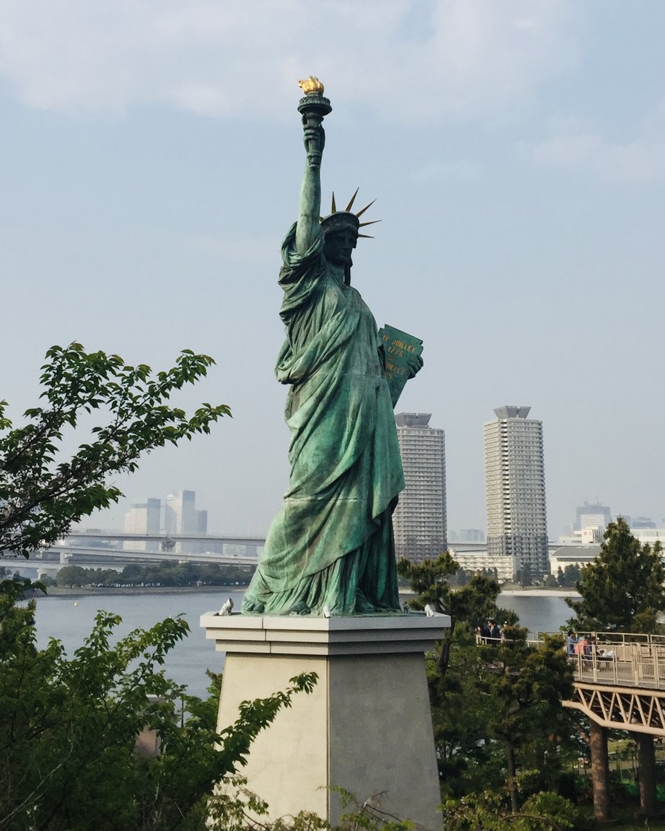 IOJjapantravel's tweet photo. No, it is not New York City, but it is Odaiba.
The most interesting thing? It is a gift from France to Japan.
Do you think the one in New York City or the one in Odaiba is bigger?
#statueofliberty #nyc #odaiba #japan #insideoutjapan https://t.co/K2ofPxzC75