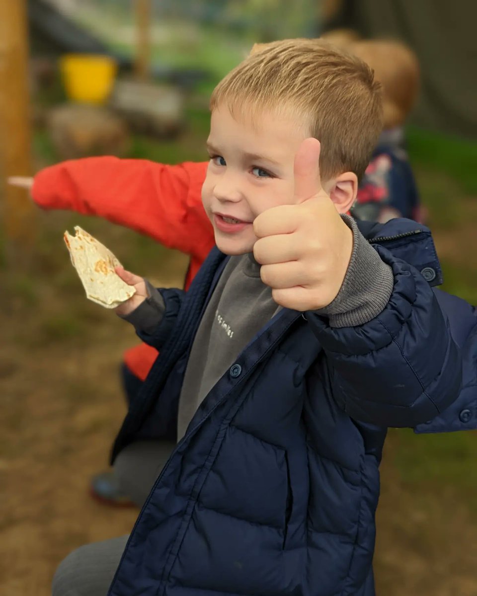 StonehamAcademy's tweet photo. Year R have had their first session around the fire pit this morning 🔥🤩

They learnt all about fires and how to stay safe around them before doing the most important job of all - making pizzas! They went down a treat 🍕💜

#ForestSchool #EYFS #safetyfirst https://t.co/8kLr7T2E7d