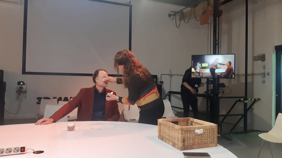 BruggenArchitec's tweet image. In de studio bij @3dmakerszone  op MAAK arena in Haarlem. #FutureTalk met Erik van Doorn  over onze #TweedeLevenBrug. #BruggenArchitectuur.