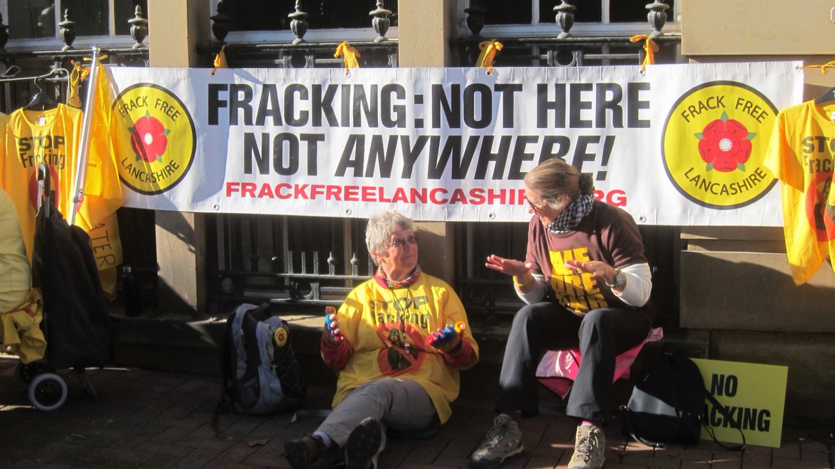 BlackpoolTuc's tweet photo. Yesterday we supported the #antifracking campaigners at the #Preston County Hall to pressure on council to oppose #fracking.
Join us for big protest in #Blackpool  on 12th Nov to say #NoToFracking #EndCostofLivingCrisis #SaveOurNHs. 
Tell us you are coming
https://t.co/yitVsaPb6q https://t.co/OmNaPuKMlR