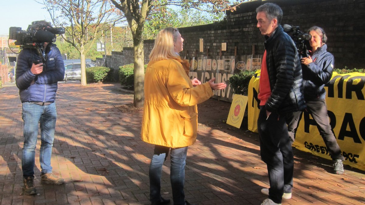 BlackpoolTuc's tweet photo. Yesterday we supported the #antifracking campaigners at the #Preston County Hall to pressure on council to oppose #fracking.
Join us for big protest in #Blackpool  on 12th Nov to say #NoToFracking #EndCostofLivingCrisis #SaveOurNHs. 
Tell us you are coming
https://t.co/yitVsaPb6q https://t.co/OmNaPuKMlR