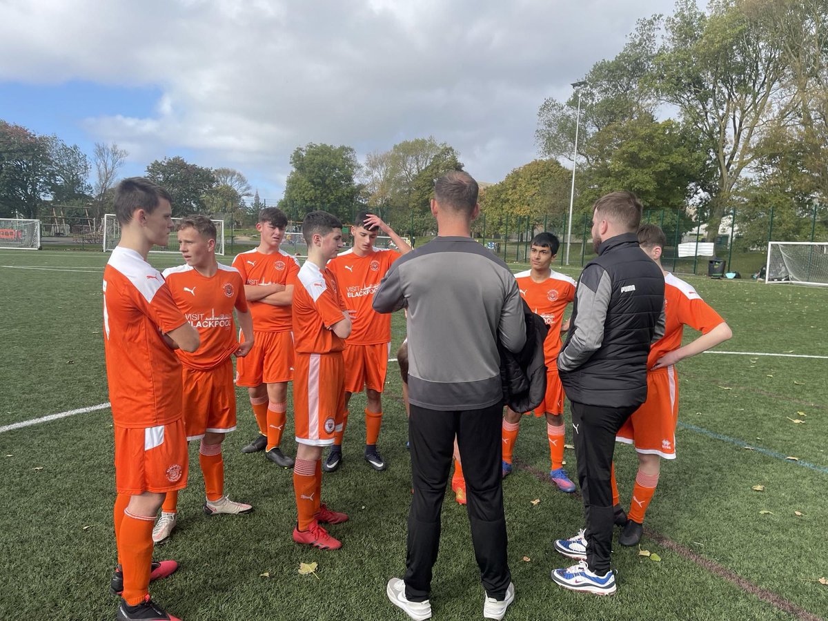BFCCT_'s tweet image. Our #BFCSchool Year 10 and 11 students took part in their first set of games in their football league this week ⚽

They finished the day unbeaten, winning 3 and drawing 1 👏

Well done to all the students involved in which was their first as a team 🧡