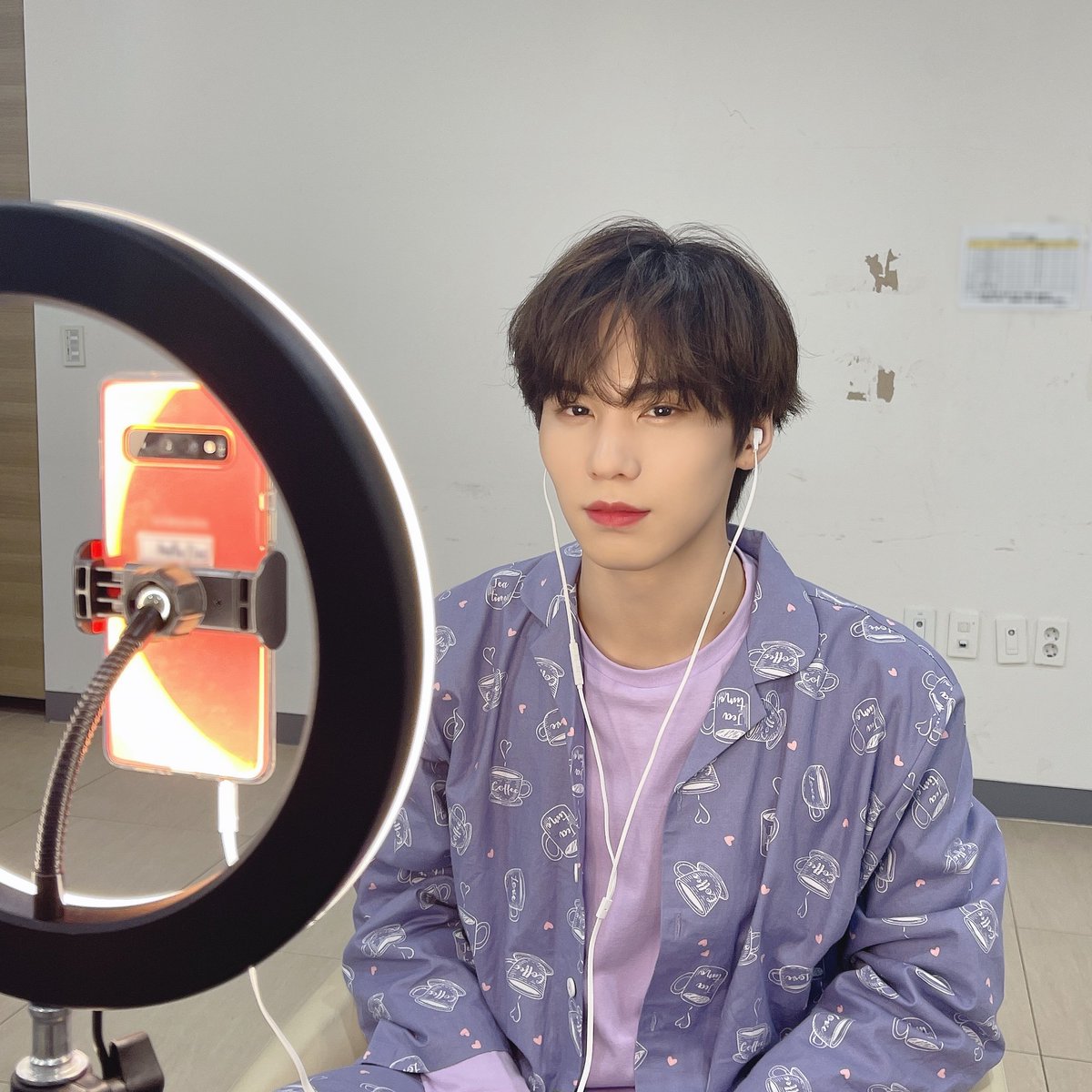 ROCKYSODE's tweet photo. 🐺💜 #라키 #ROCKY https://t.co/buc7HGp0C0