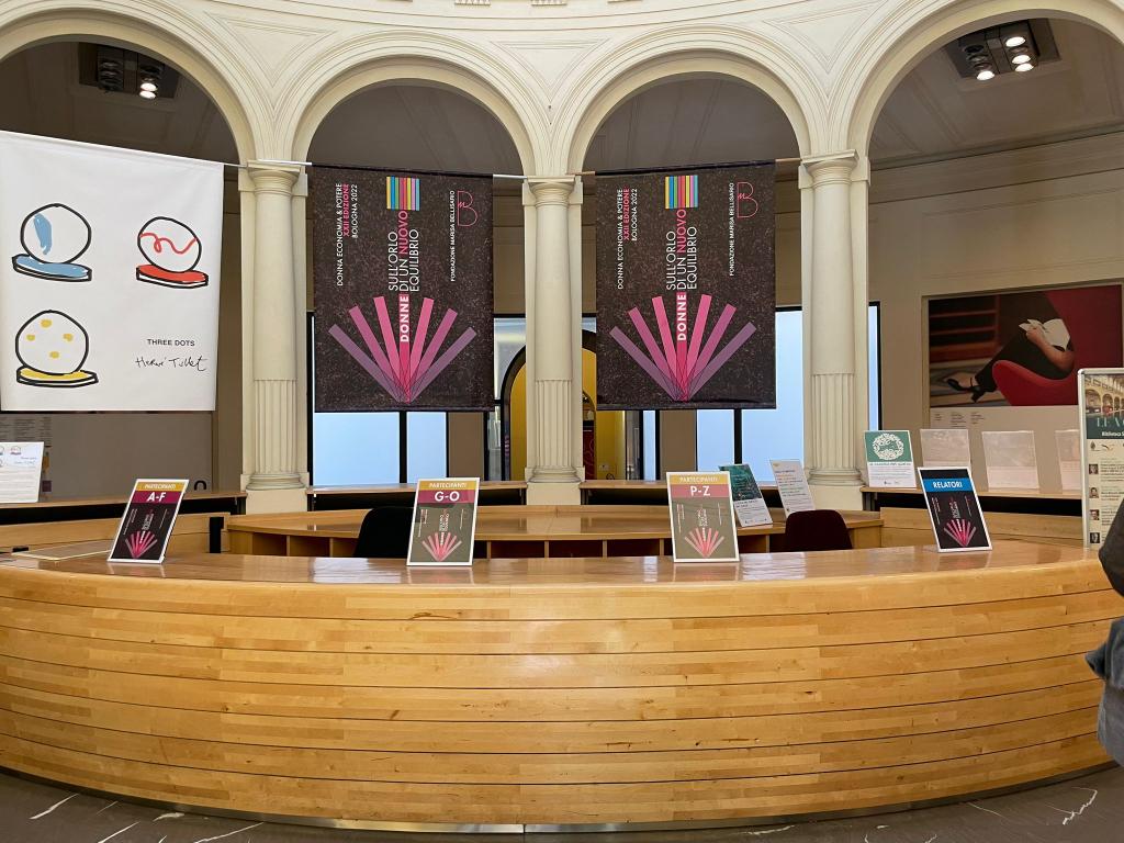 lellagolfo's tweet photo. Tutto pronto per oggi. #DonneEconomiaPotere da #Bologna https://t.co/JZZWCVyuZY