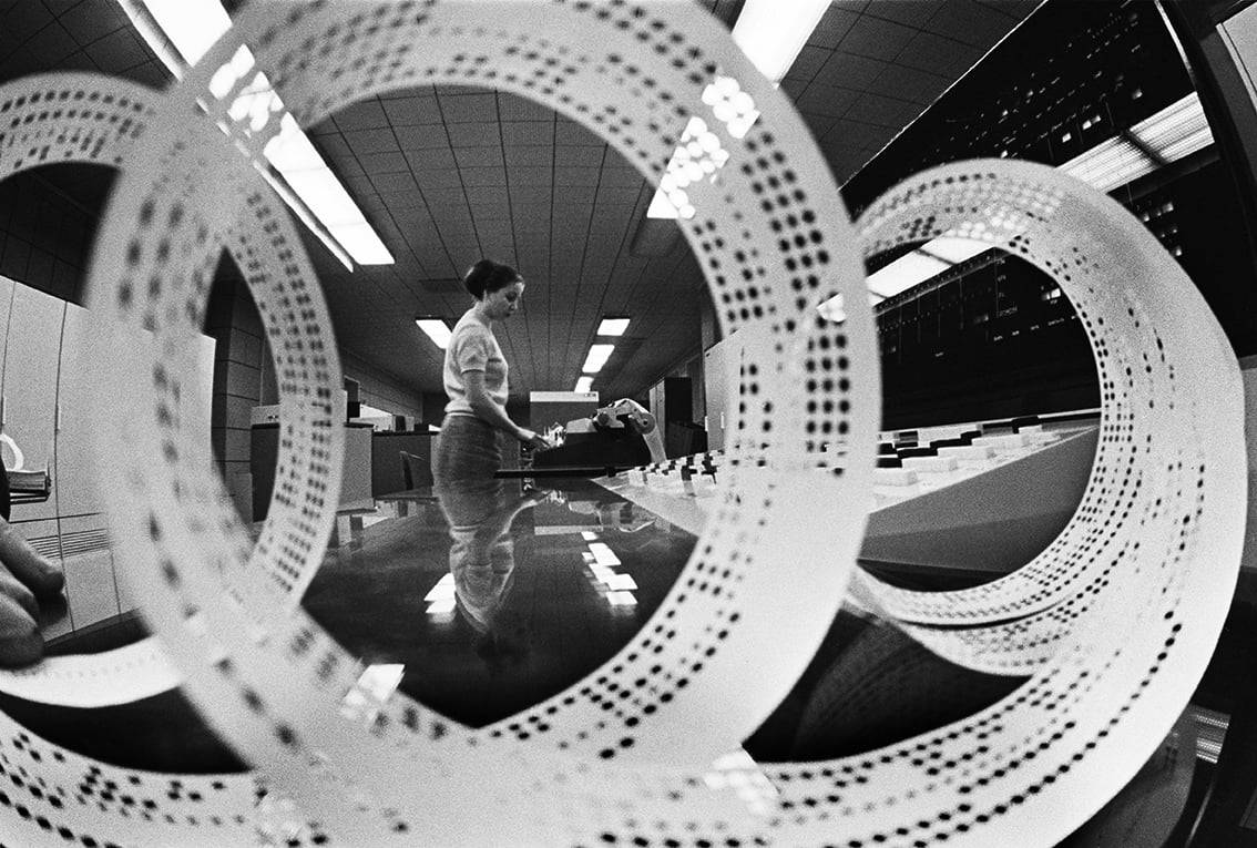 PicturesUssr's tweet image. “Computing Center”, Leningrad, 1970s (photo by Vladimir Lagrange)