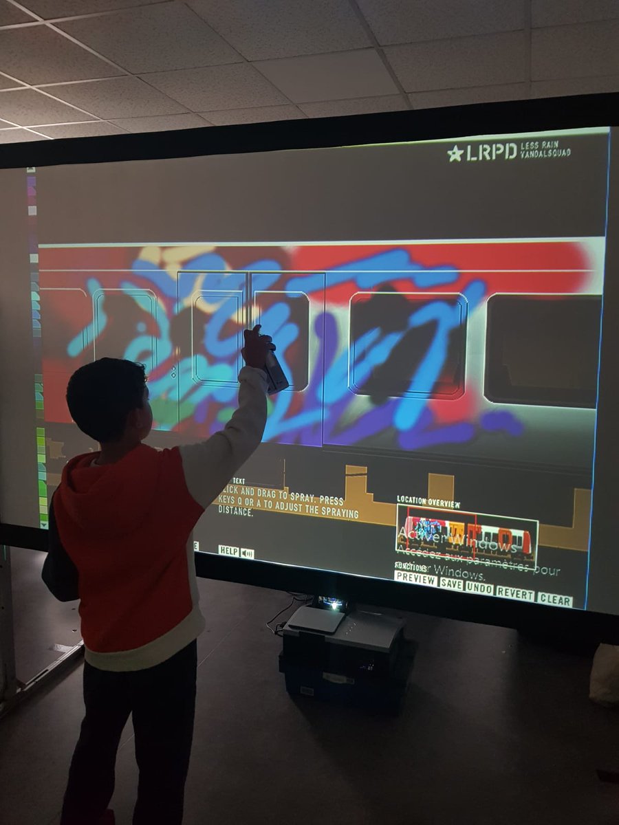 UNISPHERES's tweet photo. [NUIT DES BIBLIOTHEQUES]✨
Pour la Nuit des Bibliothèques le 1er octobre, Unisphères a proposé des ateliers culturels et numériques et des jeux interactifs à Eysines, ainsi qu'une performance interactive à Artigues-près-Bordeaux. Merci pour votre accueil et votre participation 🥰 https://t.co/LeKNmnwW37