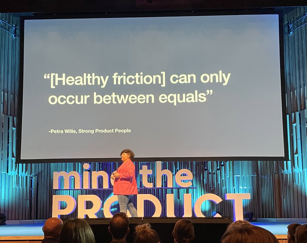 A shout-out and cheer from the audience for @loomista! @Intentionaut #mtpcon