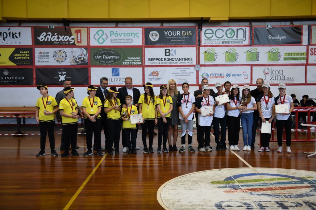 STEMRacingGR's tweet photo. Ορισμένες ωραίες στιγμές από τους αγώνες ταχύτητας πίστας που έγιναν στις Σέρρες στο πλαίσιο της Τελικής Φάσης του 11ου Πανελλήνιου Διαγωνισμού F1 in Schools 2022 (για Δημοτικά, Γυμνάσια και Λύκεια).
#f1inschools #f1inschoolsgreece #STEM #SNFoundation #SNForg @SNForg https://t.co/ITkg0Jb6cN