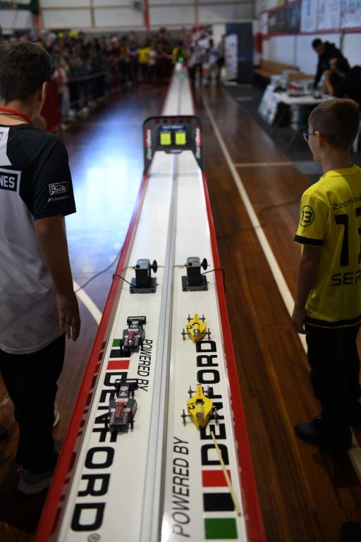 STEMRacingGR's tweet photo. Ορισμένες ωραίες στιγμές από τους αγώνες ταχύτητας πίστας που έγιναν στις Σέρρες στο πλαίσιο της Τελικής Φάσης του 11ου Πανελλήνιου Διαγωνισμού F1 in Schools 2022 (για Δημοτικά, Γυμνάσια και Λύκεια).
#f1inschools #f1inschoolsgreece #STEM #SNFoundation #SNForg @SNForg https://t.co/ITkg0Jb6cN
