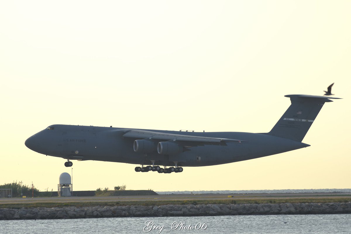 actcoum's tweet photo. Le C-5M-SCM Super Galaxy de l'@usairforce à l'atterrissage ce jour à #nice06 pour la mission #Swot de @Thales_Alenia_S 

#AvGeek #planespotting #c5galaxy 
@AeroportNice https://t.co/YRAKxIMkne