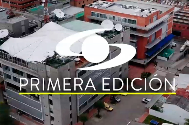 ¡Estamos al aire! Conéctese a nuestra señal EN VIVO, desde cualquier dispositivo, para ver la primera edición de #NoticiasCaracol junto a @AleGiraldoP y @andresmontoyaf >> bit.ly/2uQzKwL