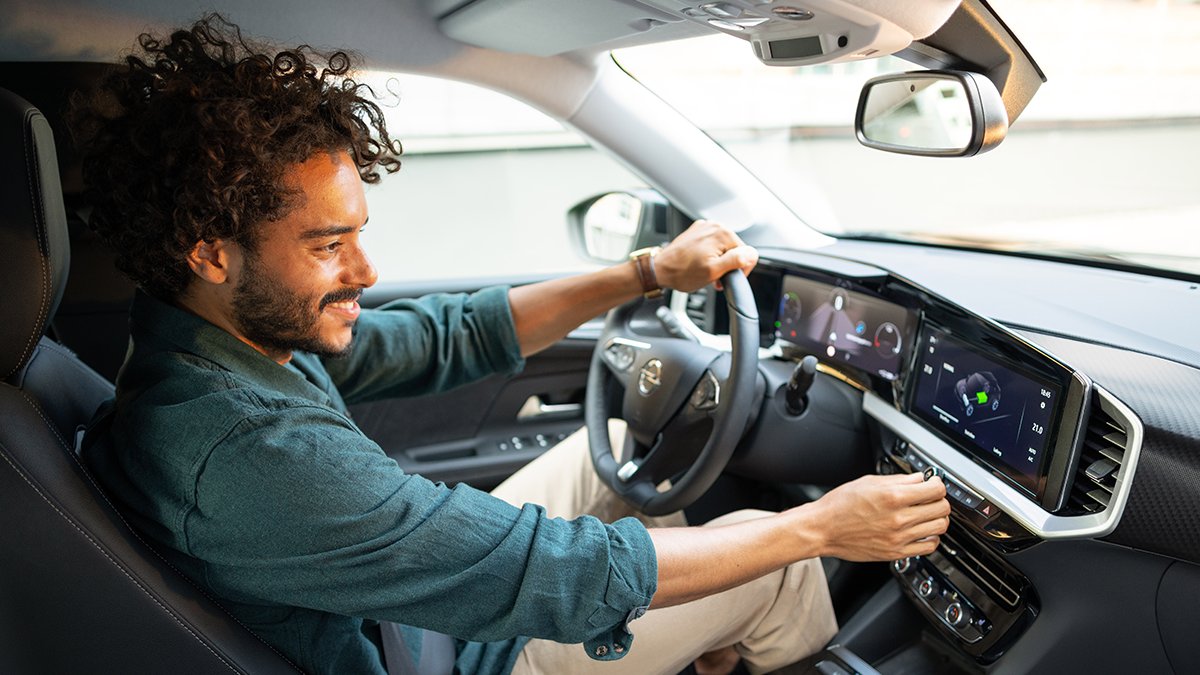 OpelSA's tweet photo. Less clutter, more connection. The new #OpelMokka’s Pure Panel display shows the purity of Opel design, beautifully streamlining driving data without the distractions. Get on board.
#ThisIsOpel #OpelSUV #OpelSA https://t.co/2Rox9ysCc8