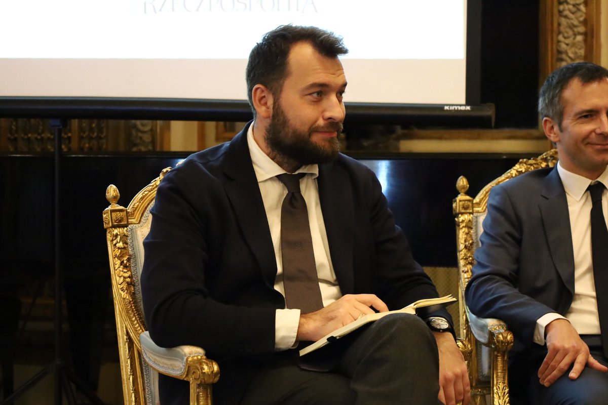 PISM_Poland's tweet photo. At the end of #Polish - #French seminar "Strategic Solidarity in Practice" it's time to talk about reconstruction of #Ukraine end #EU economic recovery with @piotrarak @PIE_NET_PL Laurent Germain @LG_EgisCEO and Kamil Kamiński @BGK_pl 

#PLFRSolidarity #PISMwithUkraine https://t.co/Ifo4PNLlnP