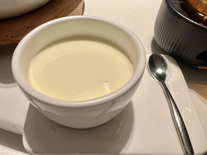 Lingdna's tweet photo. 白续续，华绿绿 https://t.co/eZYglQDxCi