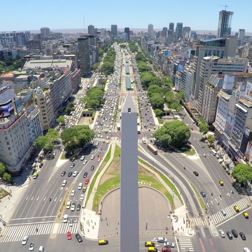FranColapinto's tweet photo. @SkySportsF1 Street race in Buenos Aires! 😎🤟🇦🇷🇦🇷 https://t.co/EqYEapR0lO