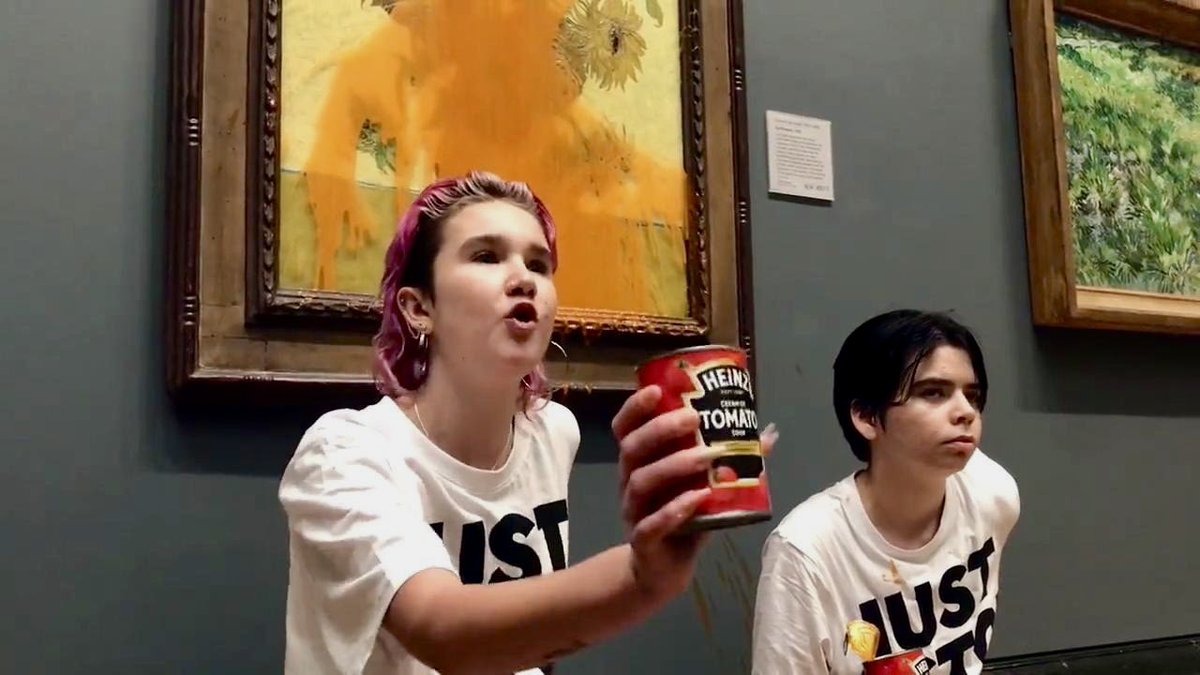 🌻🥫 BREAKING: SOUP THROWN ON VAN GOGH’S ‘SUNFLOWERS’ 🥫🌻

🖼 Is art worth more than life? More than food? More than justice?

🛢 The cost of living crisis and climate crisis is driven by oil and gas.

#FreeLouis #FreeJosh #CivilResistance #A22Network #JustStopOil #NoNewOil