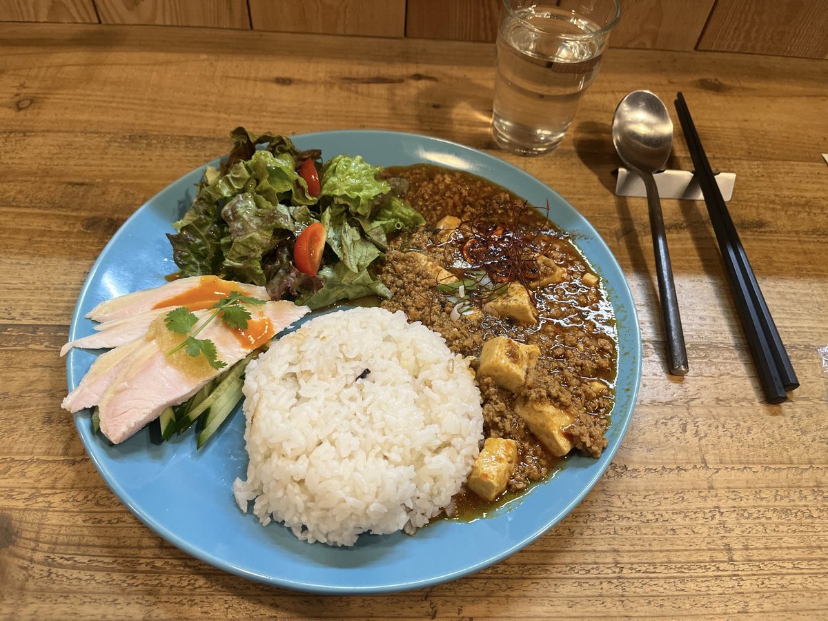 kaigo2018's tweet photo. #本町　#コンセントカフェ　
今日のランチは　#スパイスタピ子　さんのご飯でした!
1日いろいろあったけど。。。美味しかったこと思い出した♡
セルフコントール大事 https://t.co/PM2rglNTUB